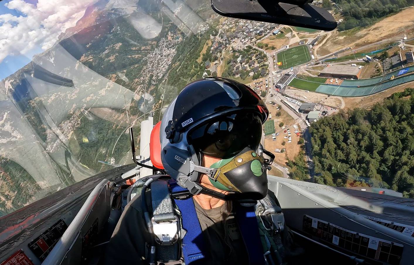 F86 Sabre cockpit helmet POV